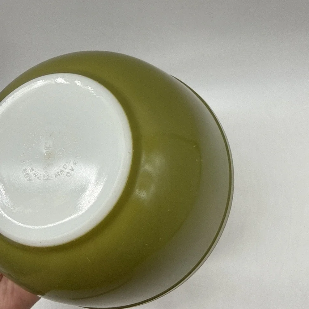 Vintage Pyrex Avocado Green 403 Mixing Bowl 2.5 QT